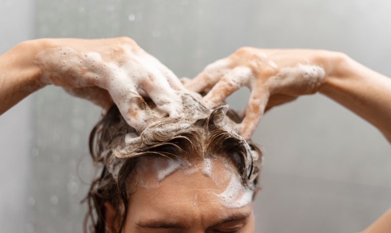 De 8 Beste Shampoos Tegen Haaruitval van 2026